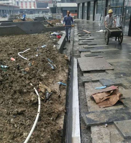 樹脂混凝土線性排水溝施工現場圖