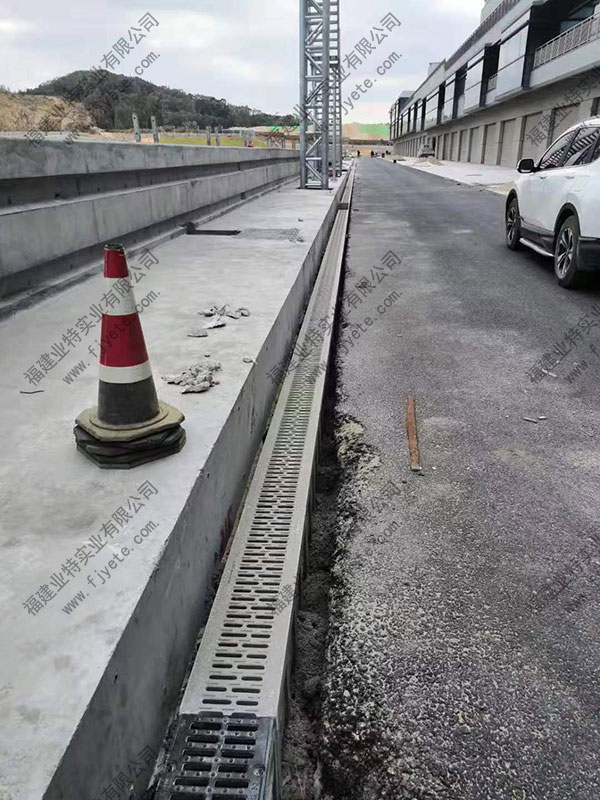 賽車場排水溝