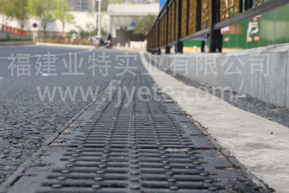 道路樹脂混凝土成品排水溝案例圖